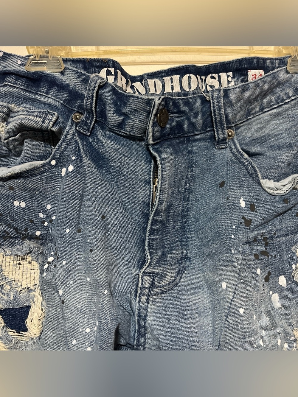 GRINDHOUSE Men’s Relaxed Distressed Blue Paint-Splatter Jeans